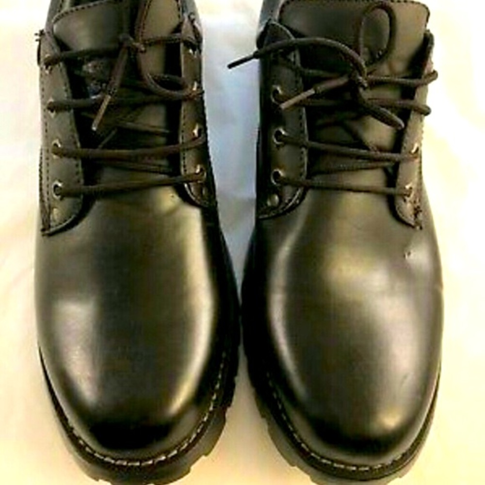 Men's Size 10D like new I.D. Required Black